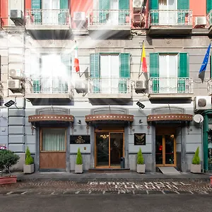 Grand Europa & Restaurant Nápoly